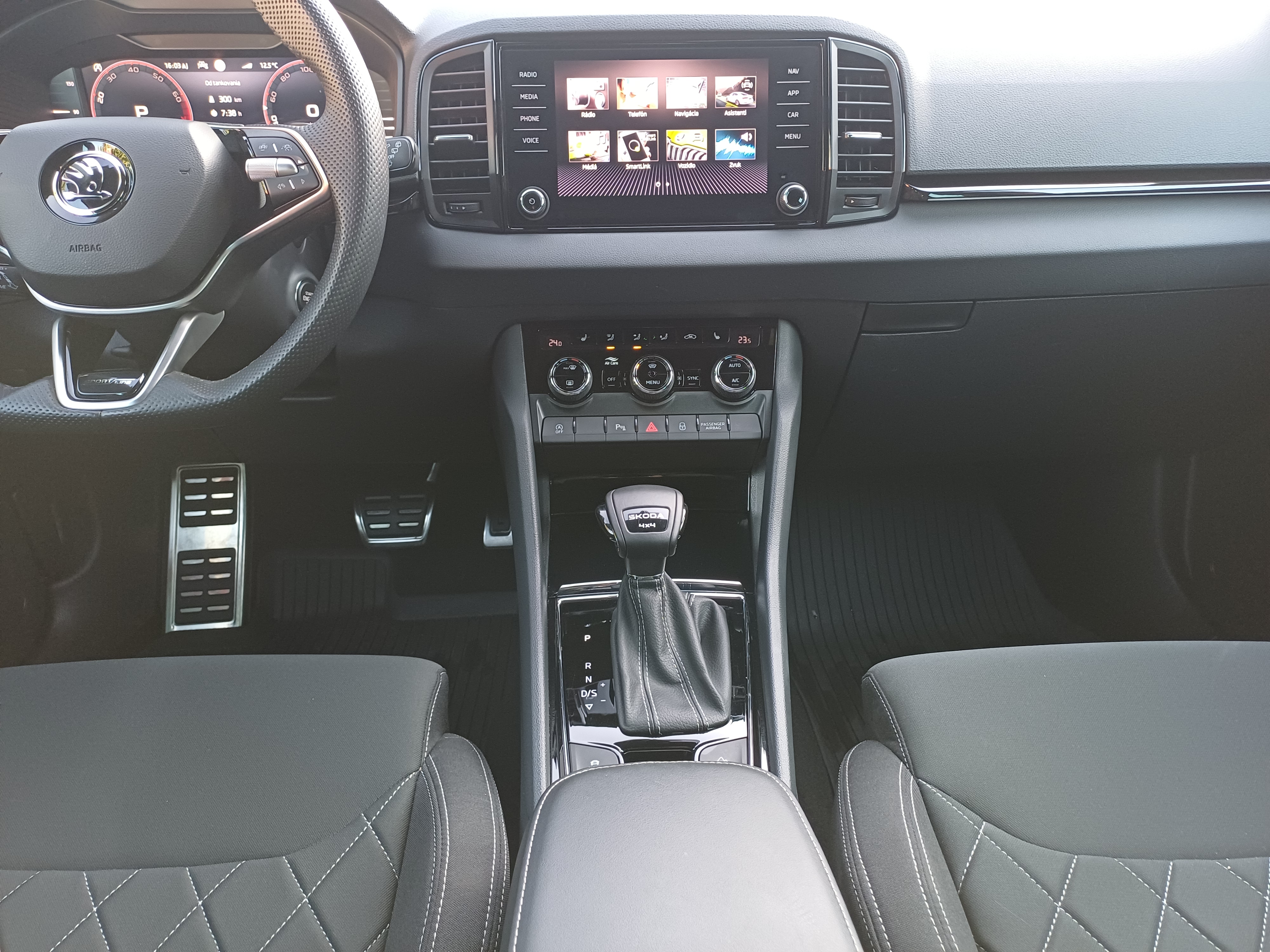 Škoda Karoq Sportline 2,0 TSI 140 kw 7-Gang automat. 4x4