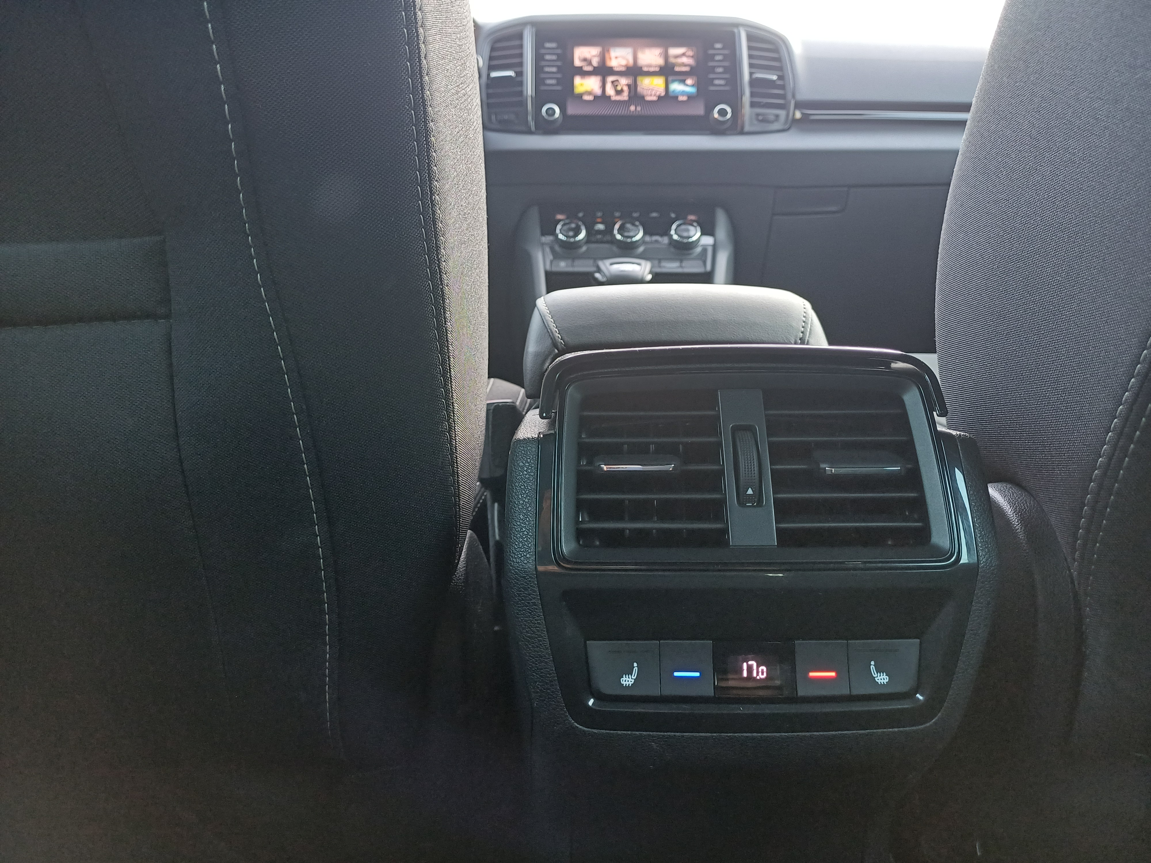 Škoda Karoq Sportline 2,0 TSI 140 kw 7-Gang automat. 4x4