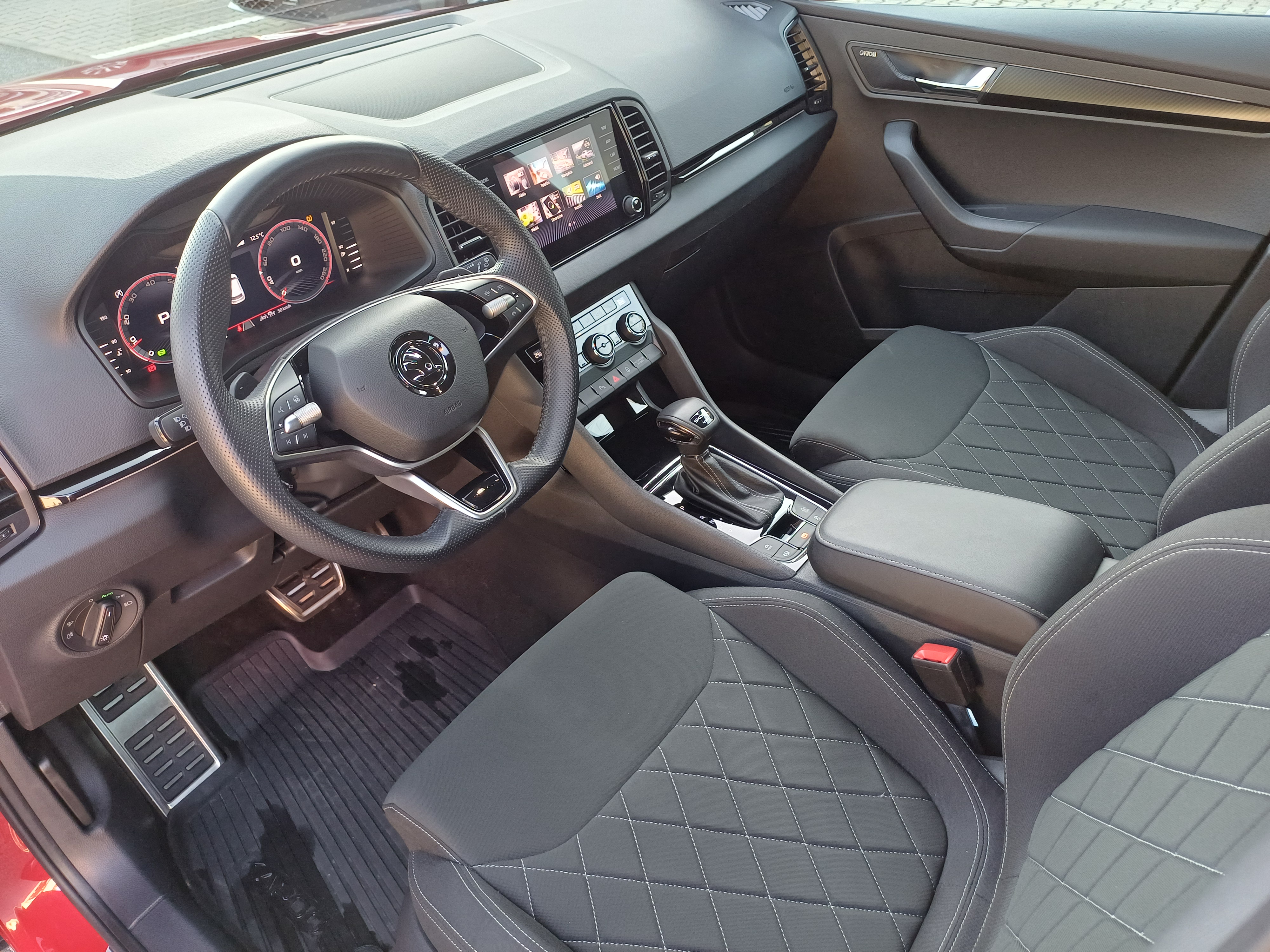 Škoda Karoq Sportline 2,0 TSI 140 kw 7-Gang automat. 4x4