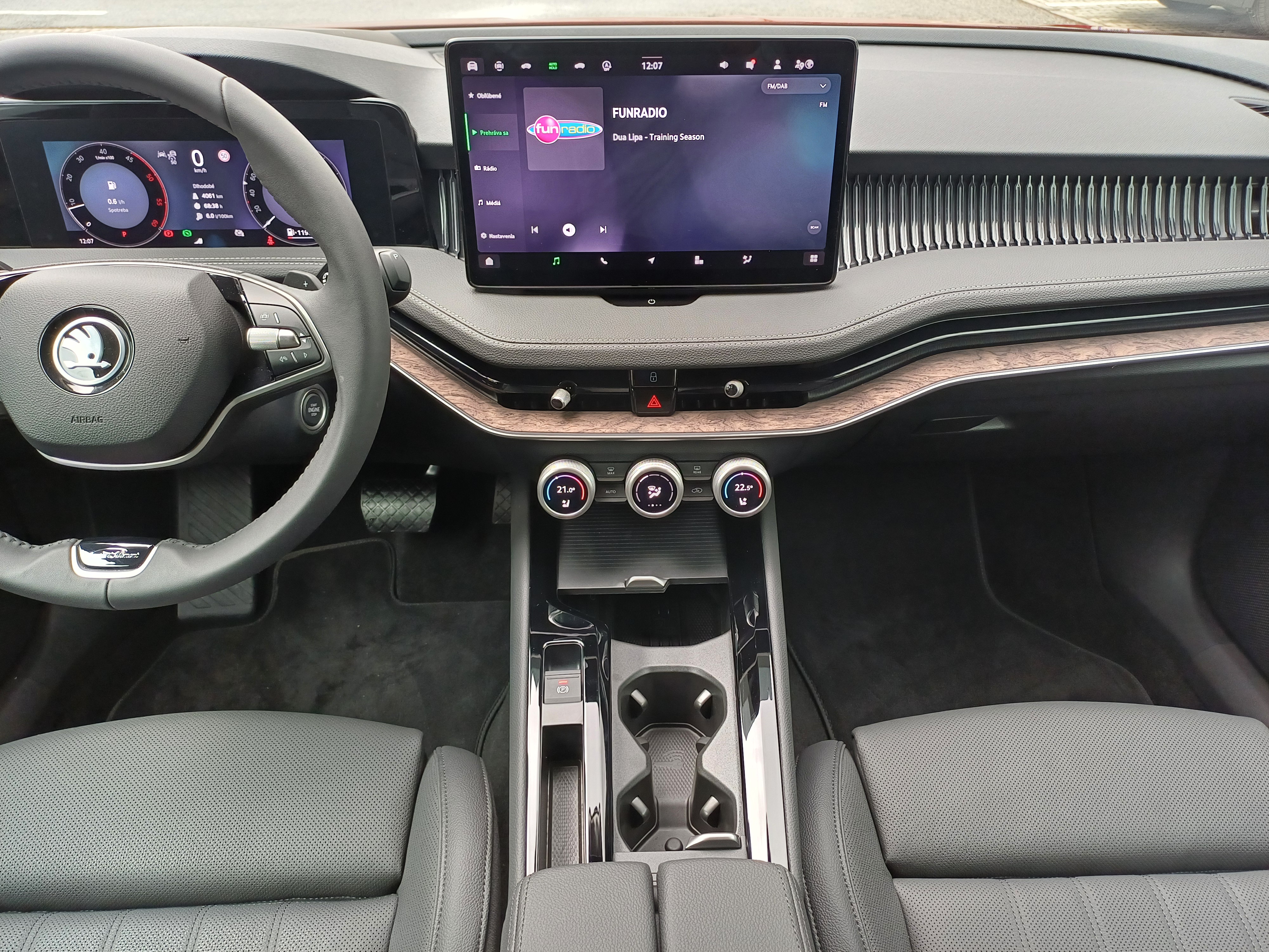 Škoda Superb Combi L K 2,0 TDI 142 kW 7-Gang automat. 4x4