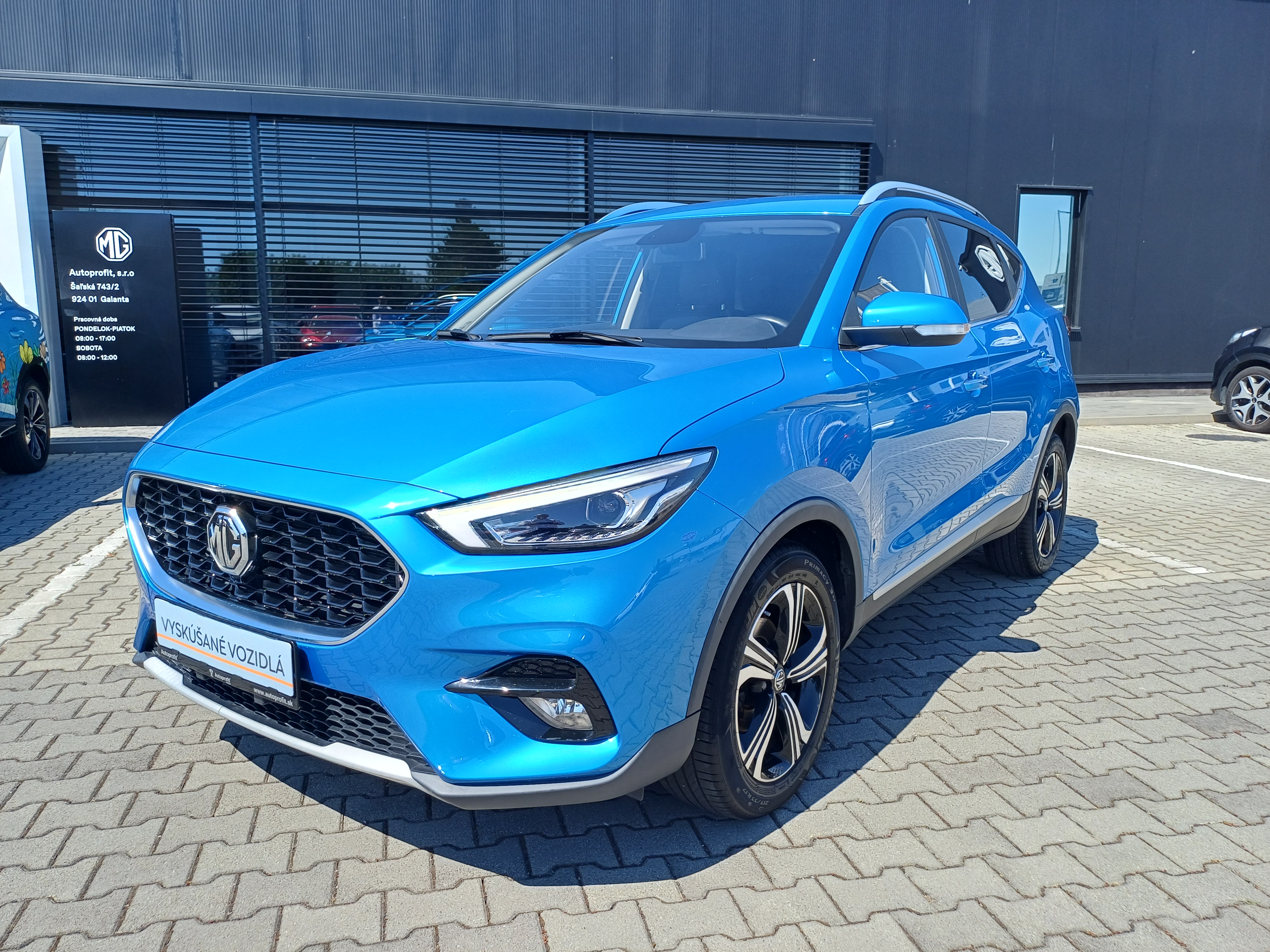 MG ZS 1.5 MT EMOTION