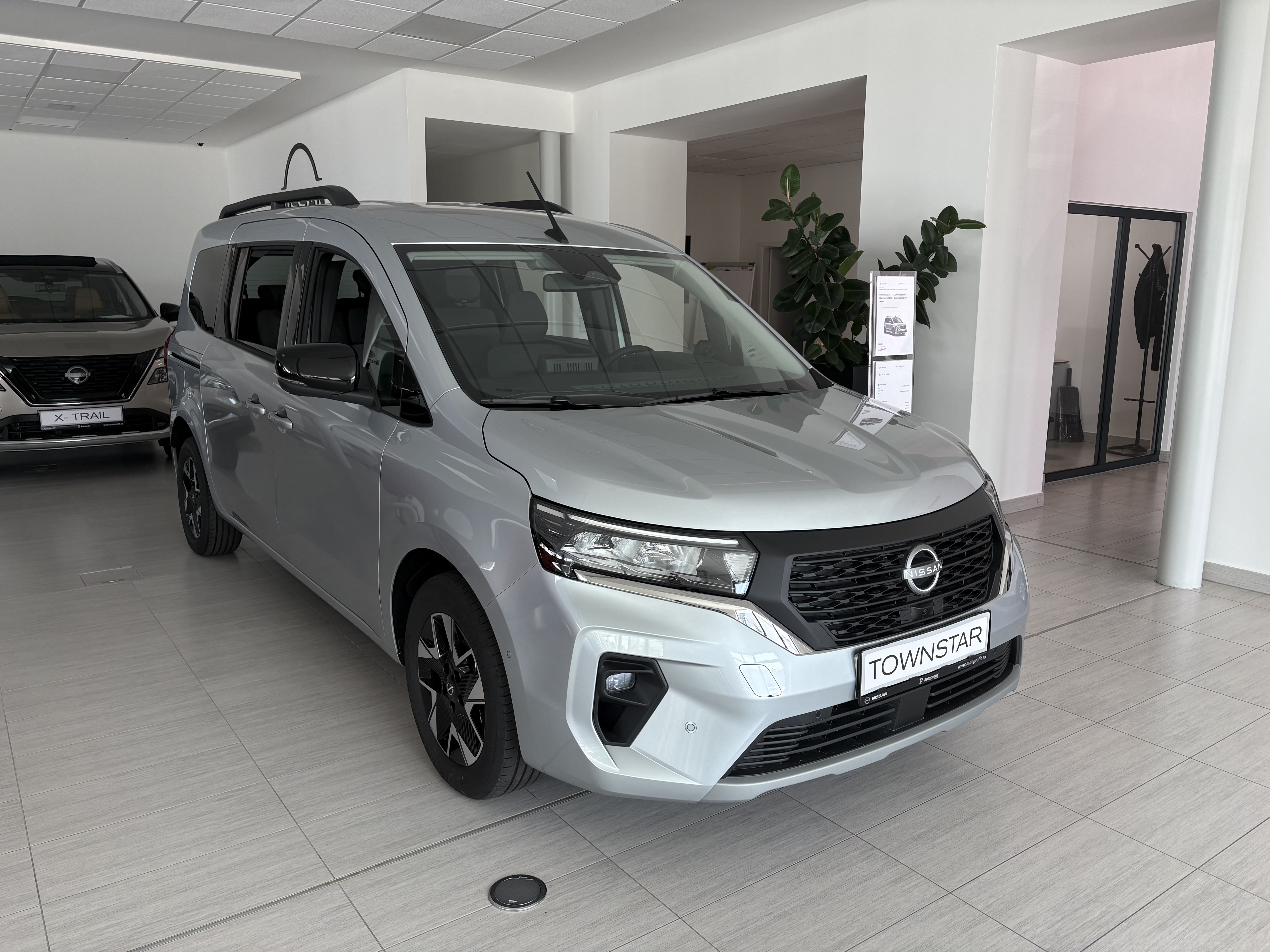 Nissan TOWNSTAR COMBI L2 Evalia (7seater) 1.3 DIG-T Automatic 130 HP TEKNA