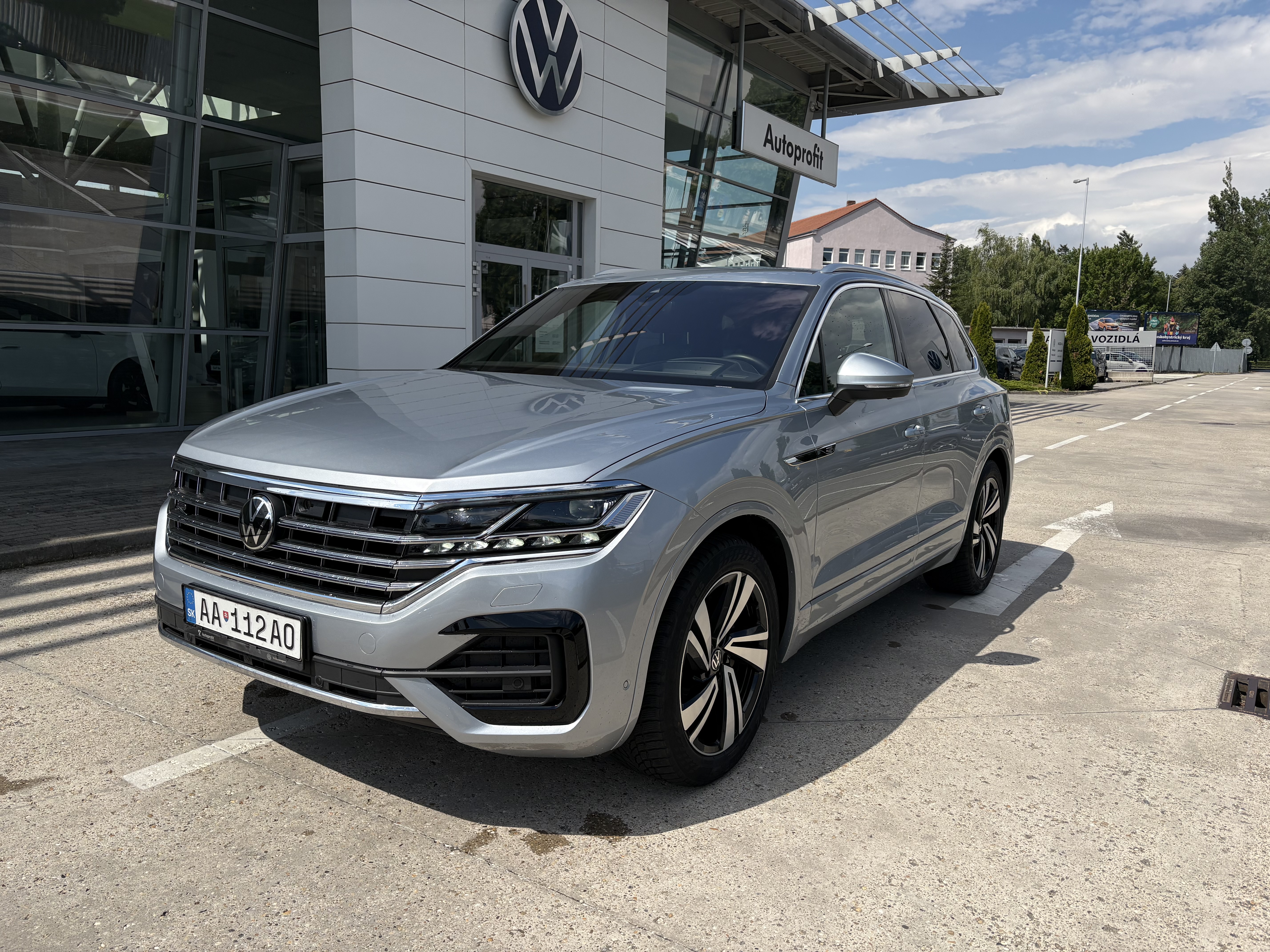 Volkswagen Touareg 3,0 V6 TDI R-Line, 1. majiteľ, SK pôvod, Serv.história